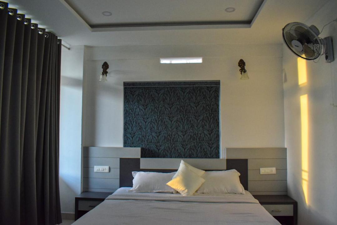 Raveendra Inn Калпата Екстериор снимка